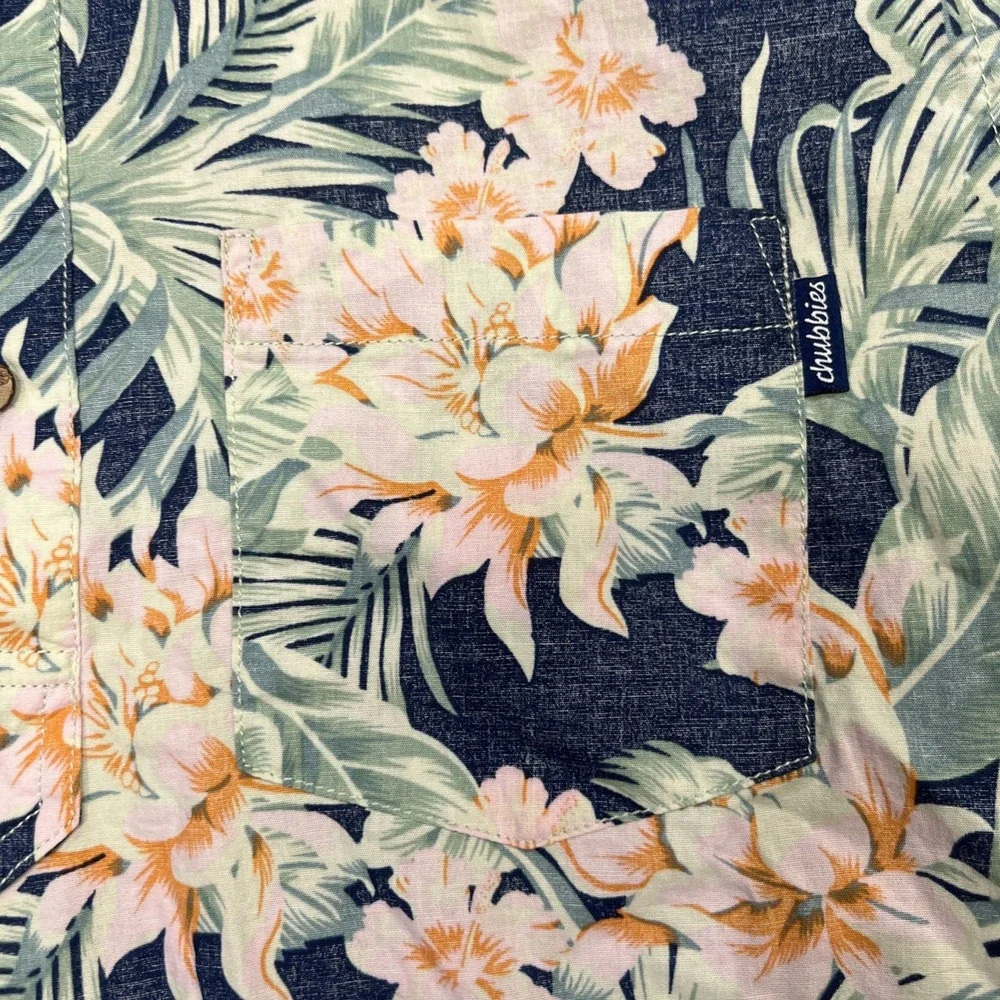 Chubbies Shirt Men Large Hawaiian Floral Reverse Print Short Sleeve Resort Beach